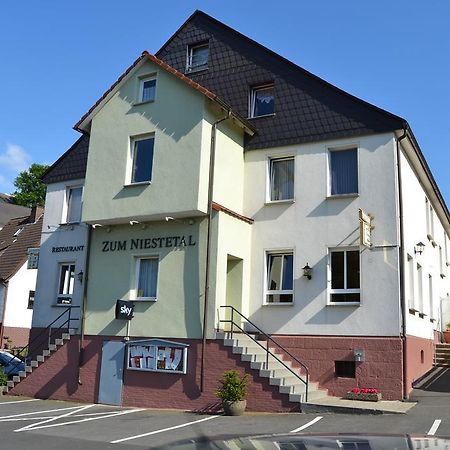 Landhotel Zum Niestetal Екстер'єр фото