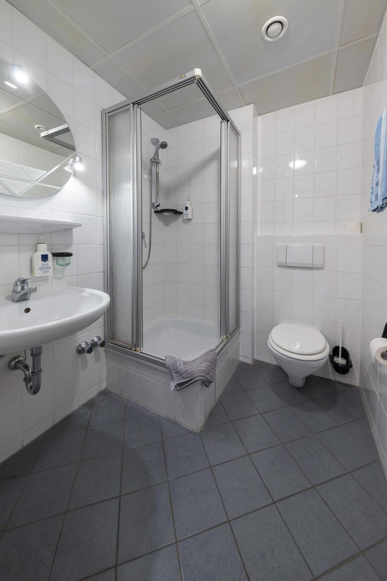 Landhotel Zum Niestetal Екстер'єр фото