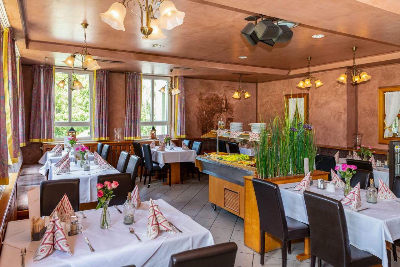 Landhotel Zum Niestetal Екстер'єр фото