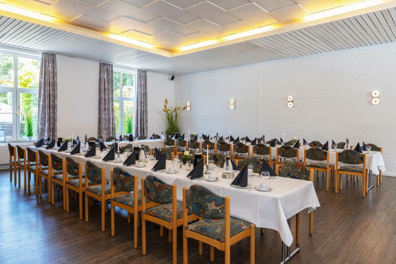 Landhotel Zum Niestetal Екстер'єр фото