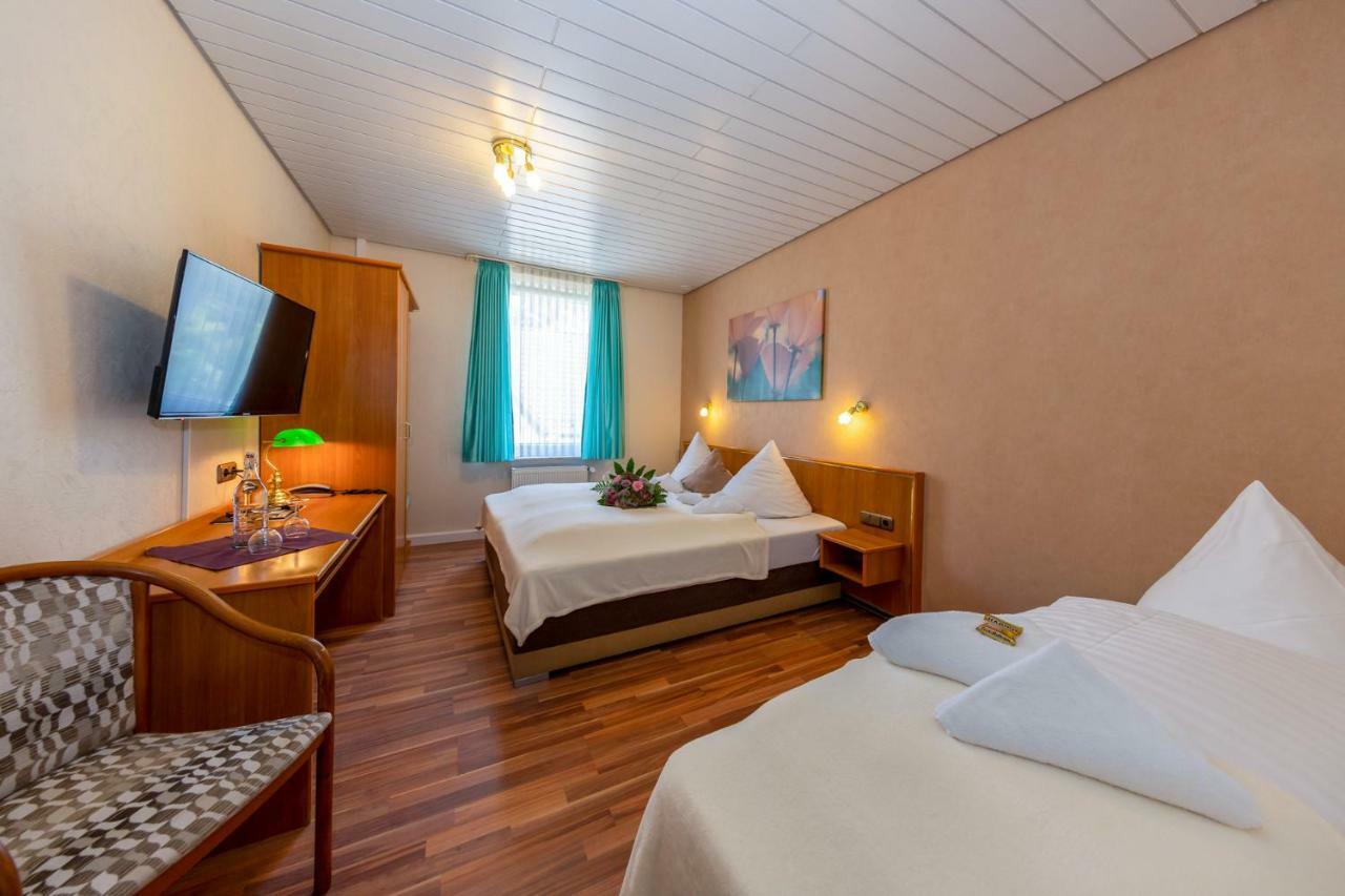 Landhotel Zum Niestetal Екстер'єр фото